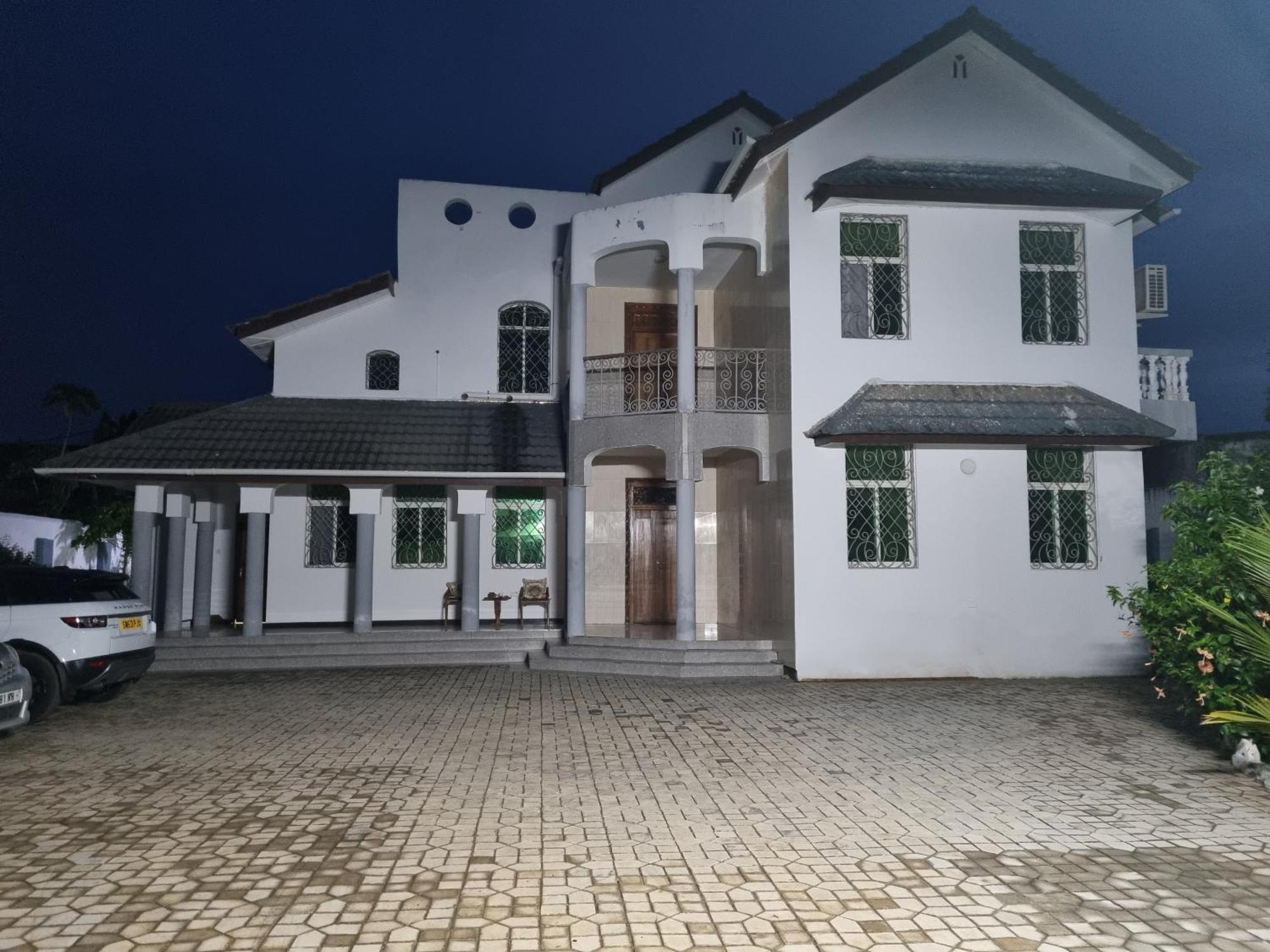 Mbweni 64 Zenj House Luxury Airport B&B المظهر الخارجي الصورة
